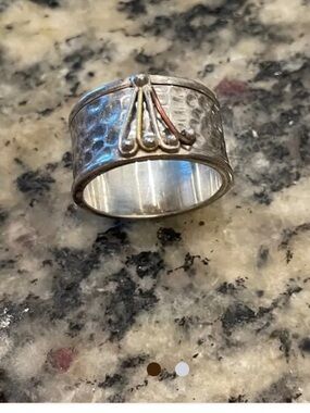 Sterling Silver Hammered Band Ring with Mixed Metal Accent